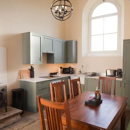 Semesterbostad Cautley Chapel